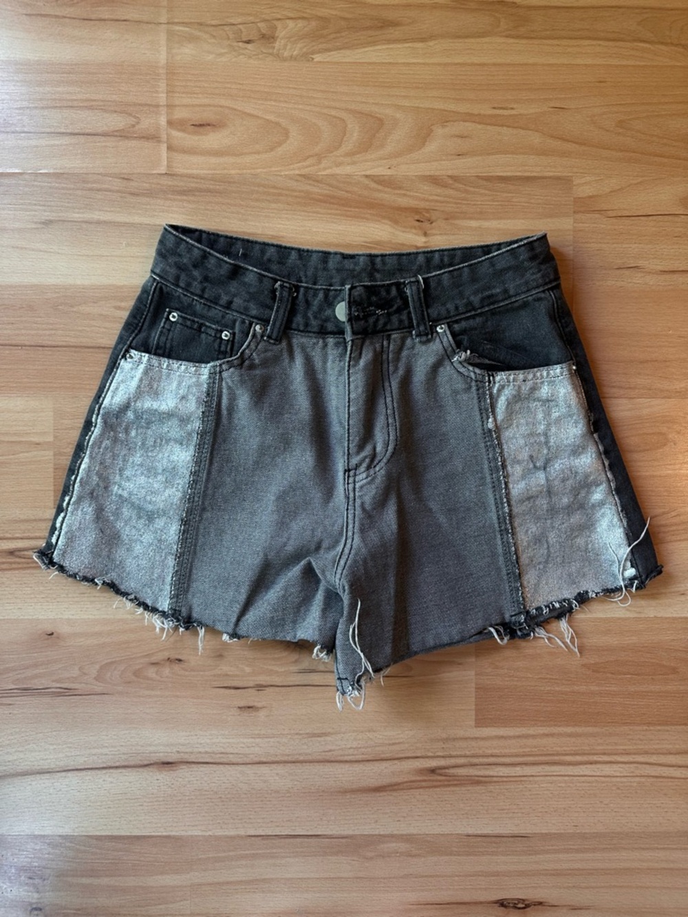 High-Waist Distressed Panel Women’s Shorts - Charcoal Gray